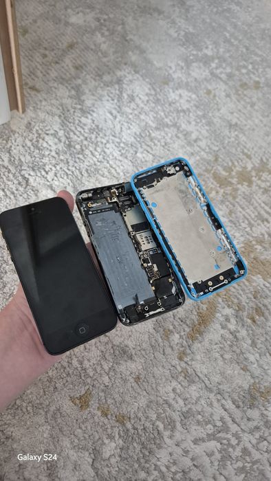 "iPhone 5 3 штуки на запчасти"