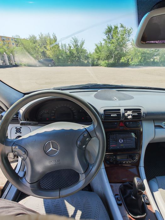 Mercedes benz c200
