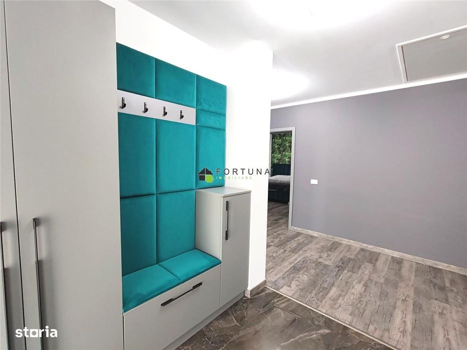 Casa moderna, singura in curte - Izvor