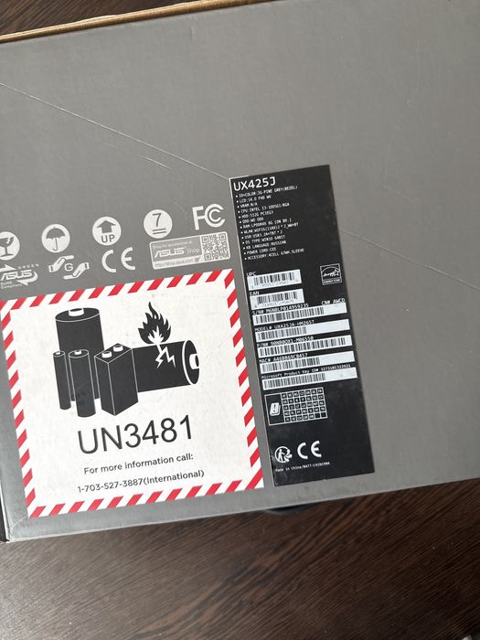 ASUS Zenbook 14" / 8 Гб / SSD 512 Гб