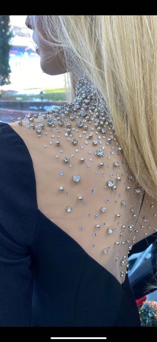 Стилна рокля - средна дължина