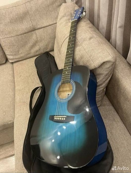 Gitara sotiladi holati yaxshi