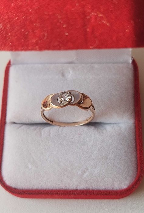 Продам золотое кольцо 585