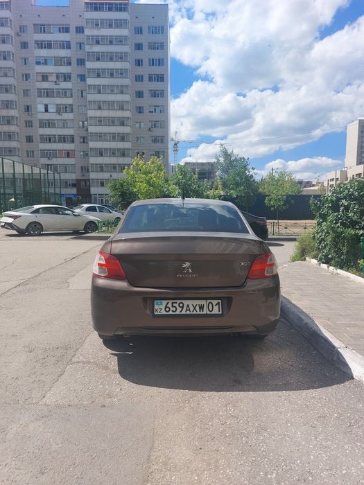 Продам Пежо 301 1.6 автомат