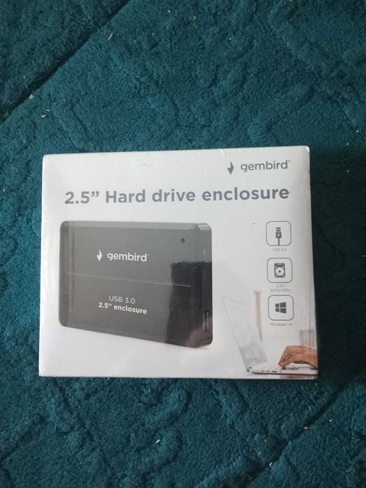 Hard drive enclosure