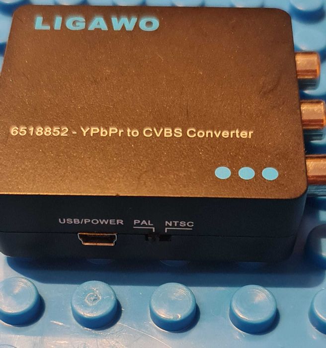 Convertor RCA LIGAWO pentru componentă 5x RCA YPbPr la 3x RCA CVBS