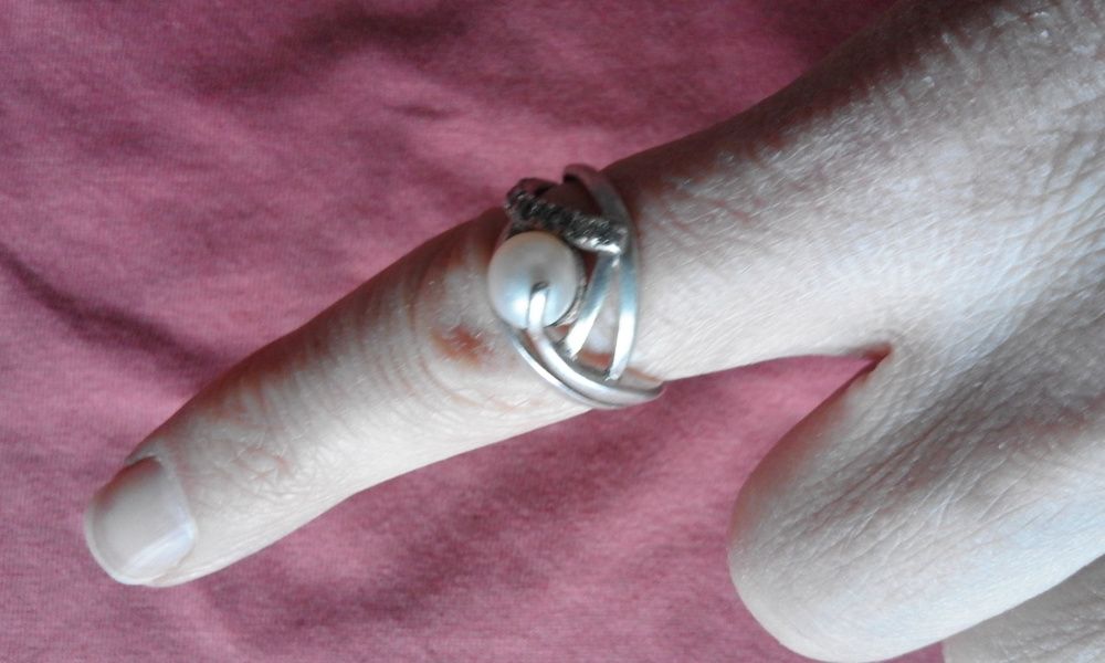 Сребърен дамски пръстен с перла - нежна, изящна изработка! КРАСОТА!