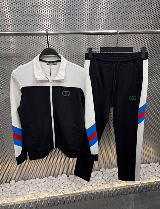 Trening bărbați Gucci.Calitate luxury.Multe mărimi disponibile