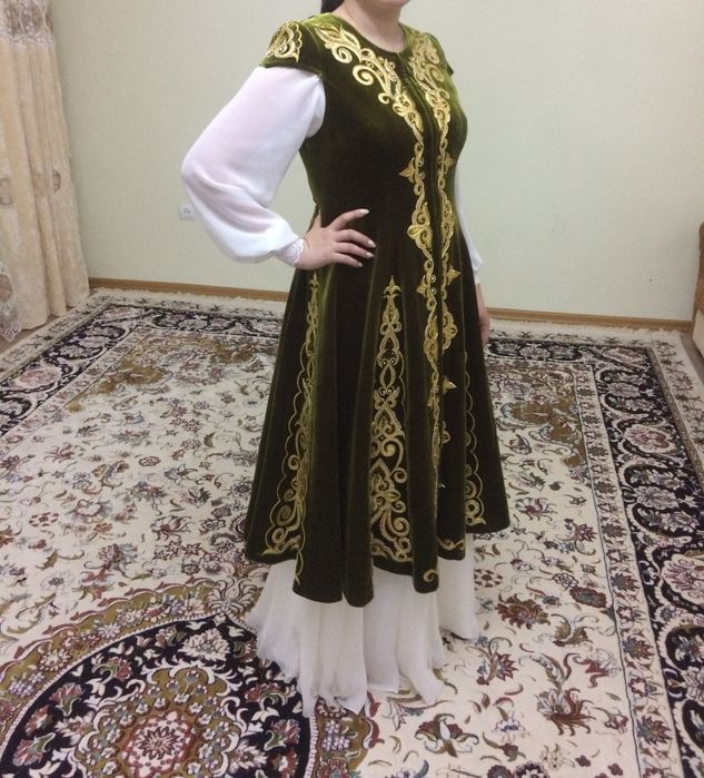 Камзол мен койлек сатылады