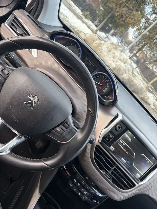Peugeot 2008 An 2014,1,2benzina