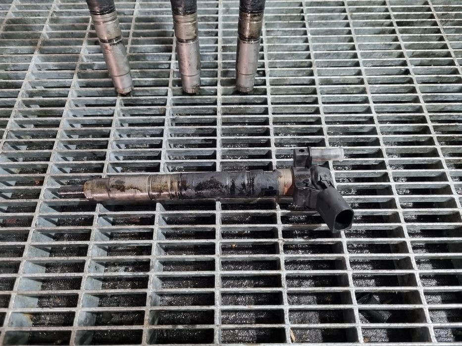 Injector Volkswagen Tiguan 5N 2.0 TDI 2007 - 2011 140CP CFFB (1114) Diesel Injectie ...