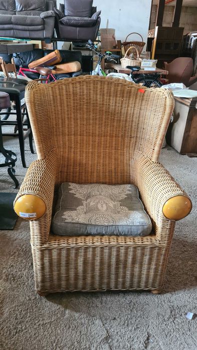 ратанов стол кресло с дамаска