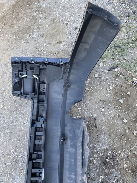 Продавам задна броня за AUDI A8 D3 3.0d 2006 оригинална комплект