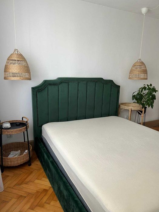 Pat tapițat verde smalard din catifea 160x200 cm + 2 saltele Jysk