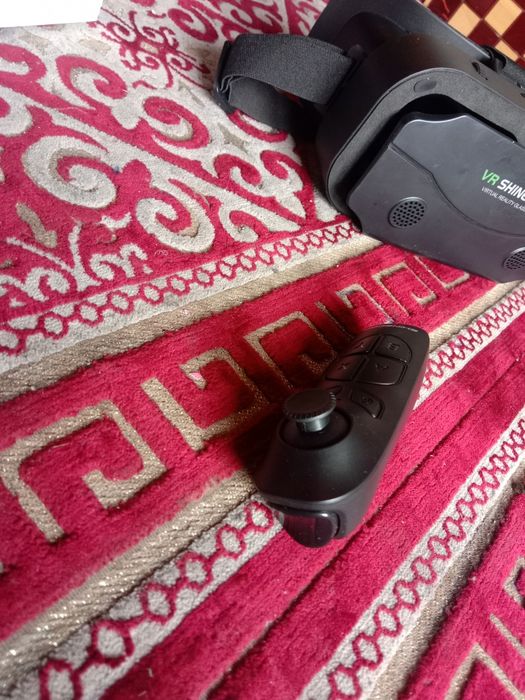 VR очки с пультом управления