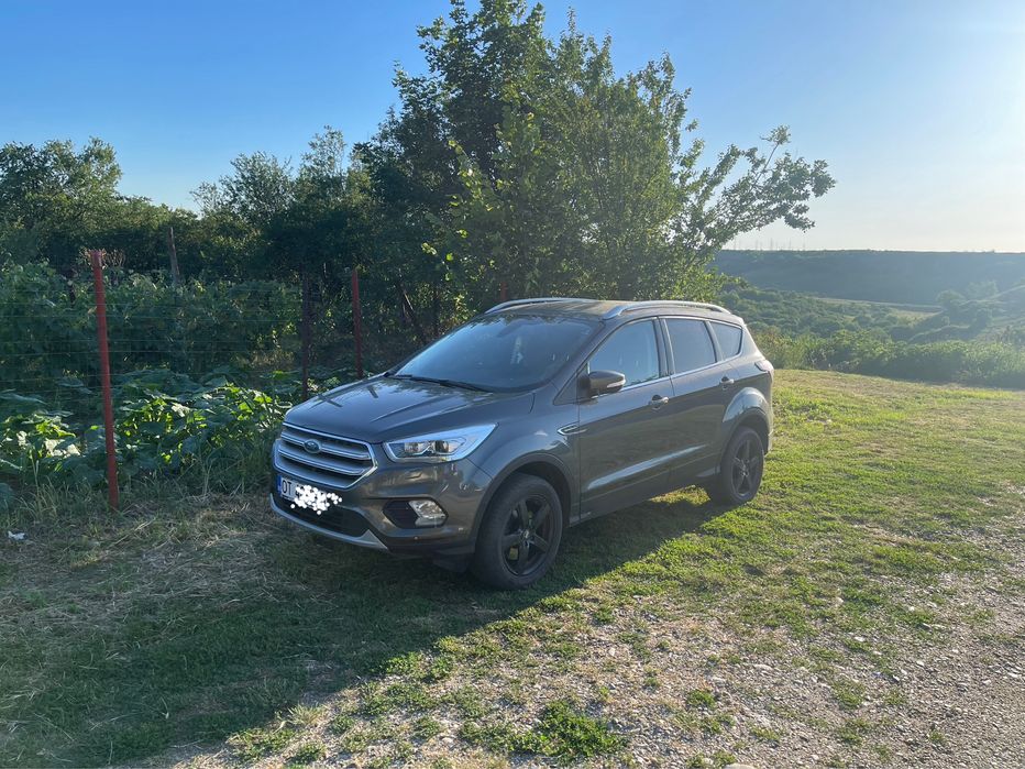 Ford kuga 4x4  , variante sprinter sau autoturism mai mic de oras