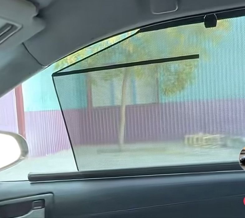 Продам шторку на камри 50/55