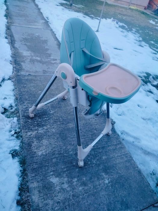 Scaun de masa bebe