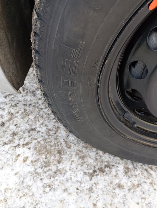 Продам комплект зимних шин