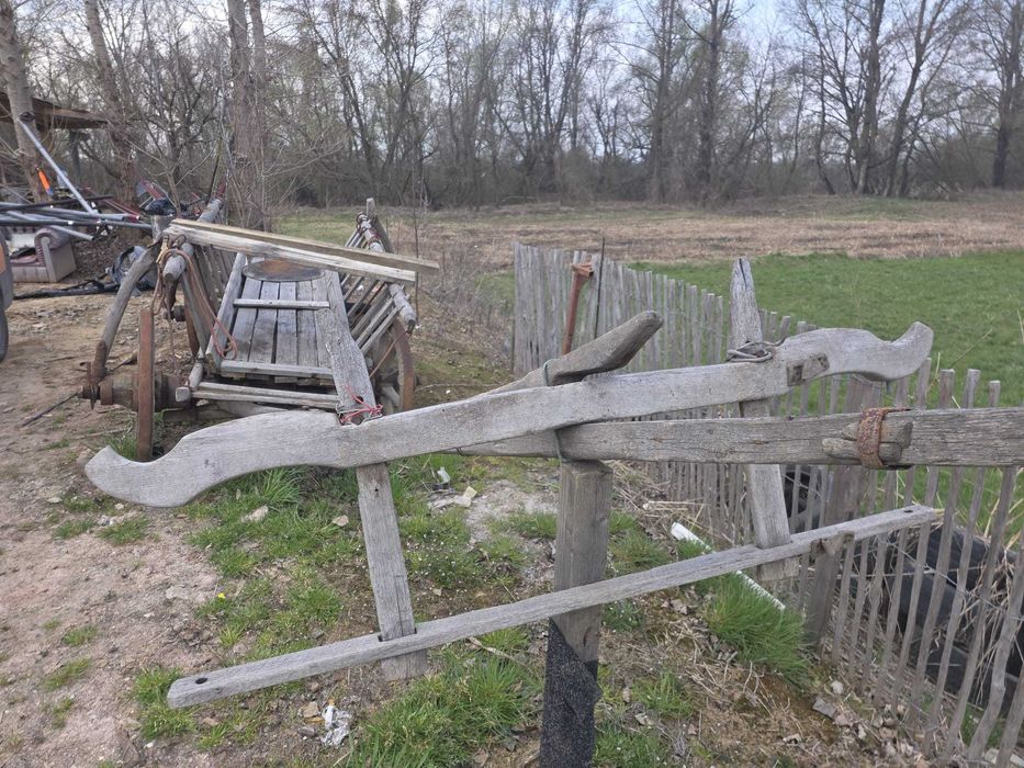 Car rustic /vechi decorativ in stare bună