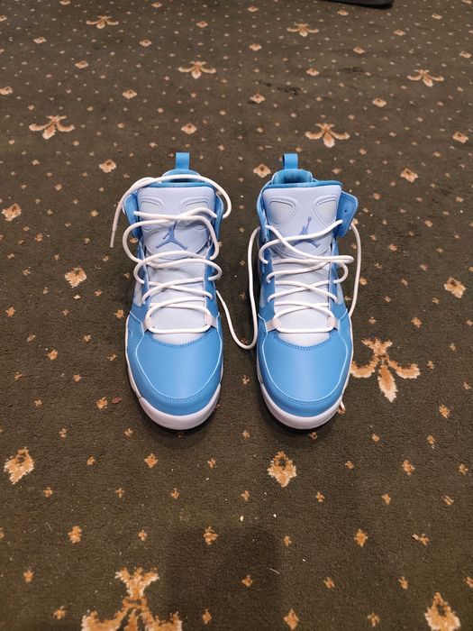Vinde adidași Nike