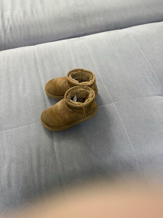 Продам детские угги