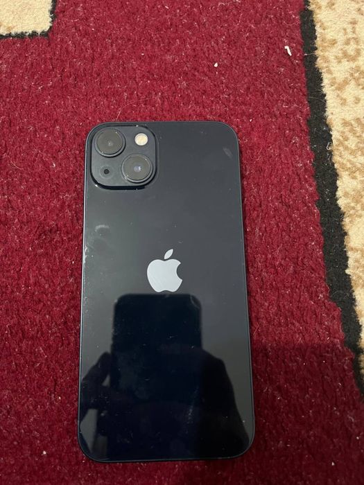 Продам Iphone 13