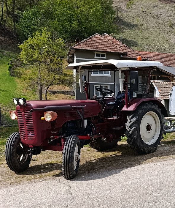 Vând tractor 445