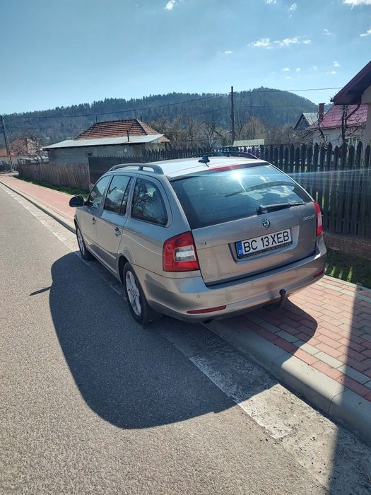 Mașina skoda Octavia