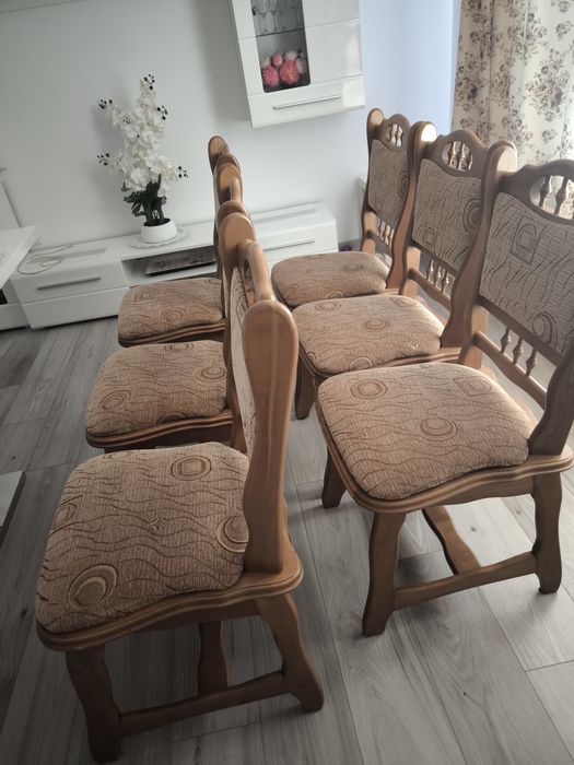Set 6 scaune din lemn masiv, tapițate – stare  bună