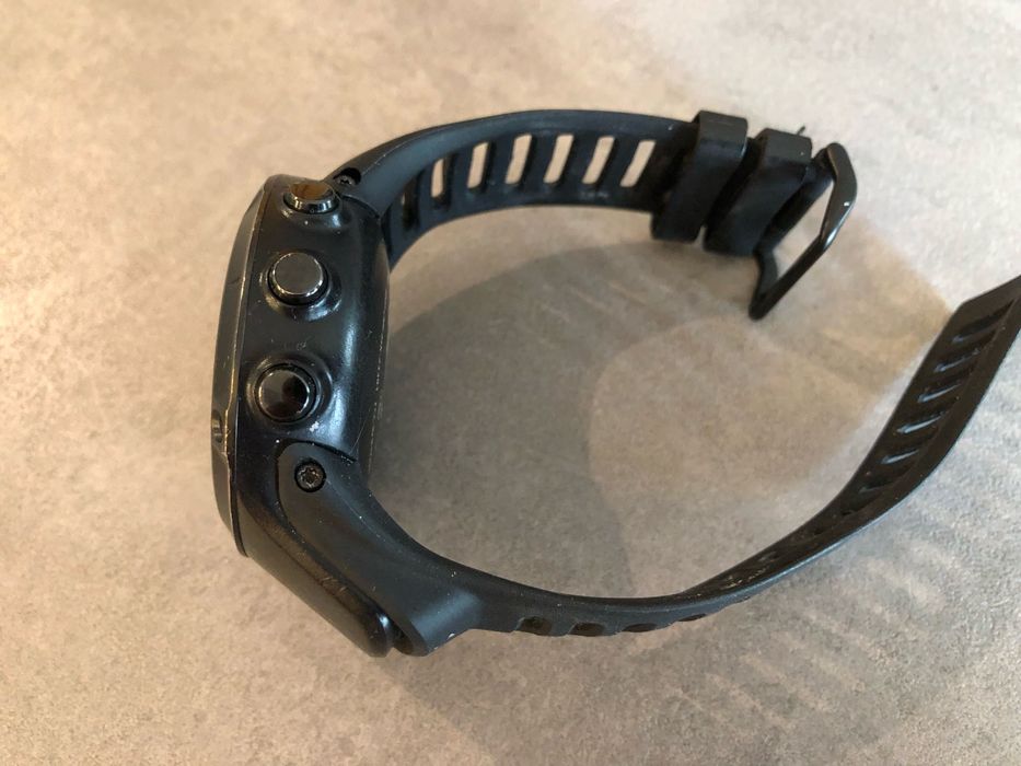 Продавам часовник Suunto Ambit 3