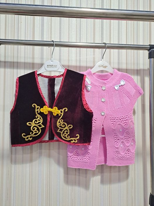 Безрукавка, жилетка для девочки