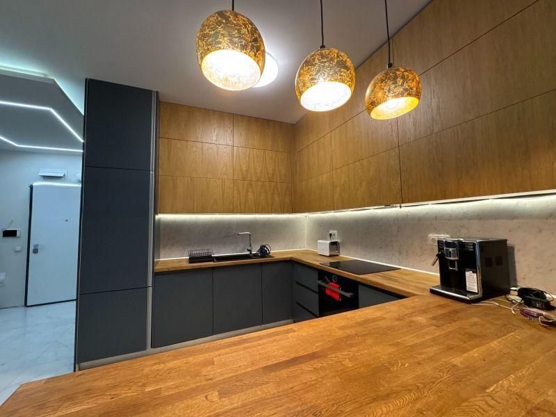 Тристаен апартамент под наем в ж.к. Кръстова вада, 2221574