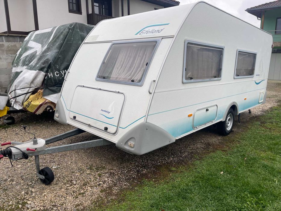 Продавам  каравана нов внос с възможност за преспиване на 6 човека