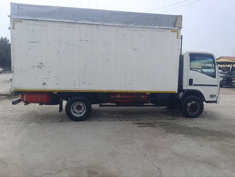 Isuzu yuk avtomashinasi srochno sotiladi