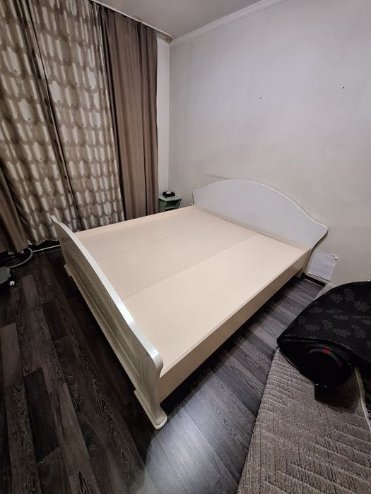 Продается  кровать без матраса