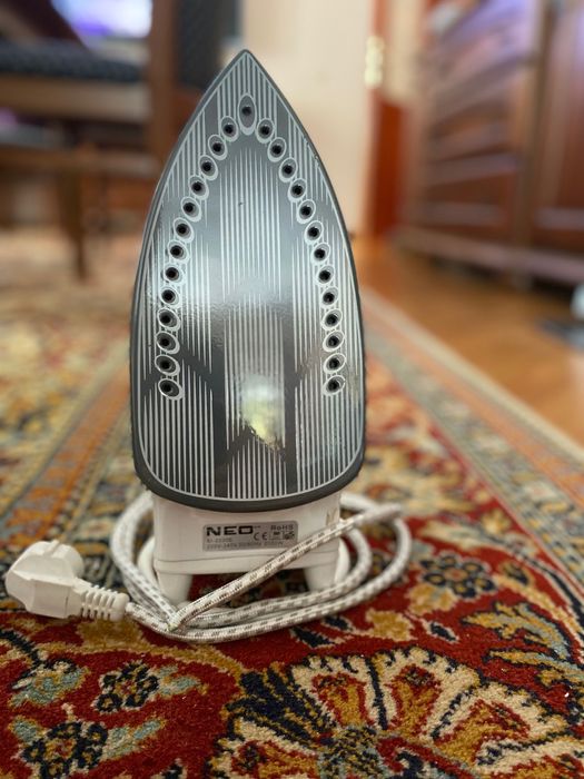 Ютия за гладене с пара Нео