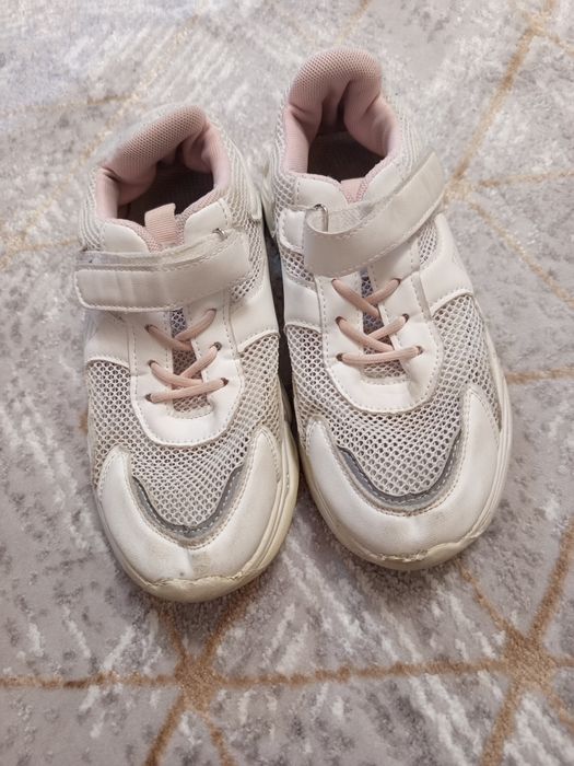 Кроссовки новые и б/у 35р