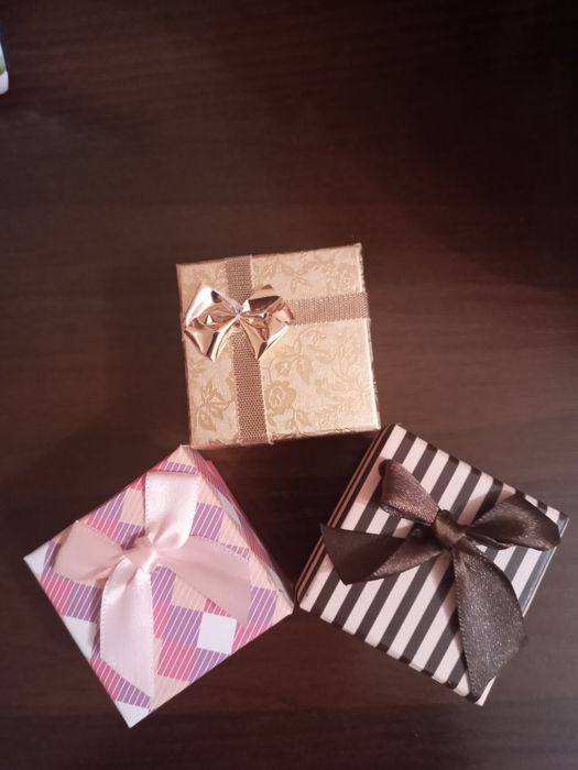 Коробочки для подарков