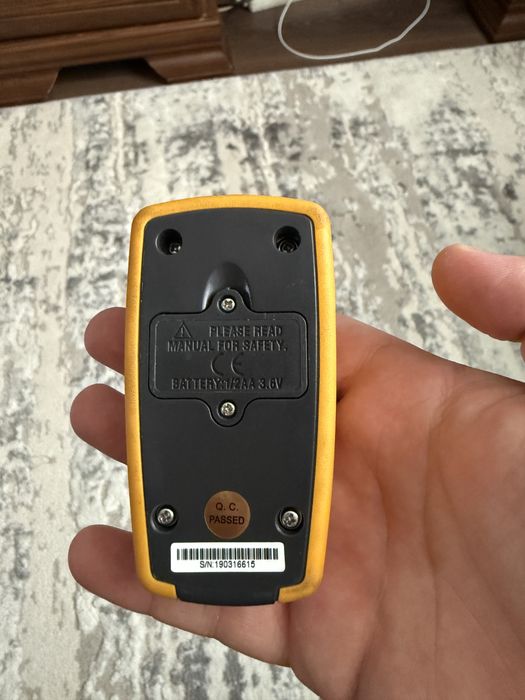Termohigrometru cu memorie de date, afisaj si transfer USB DT-172
