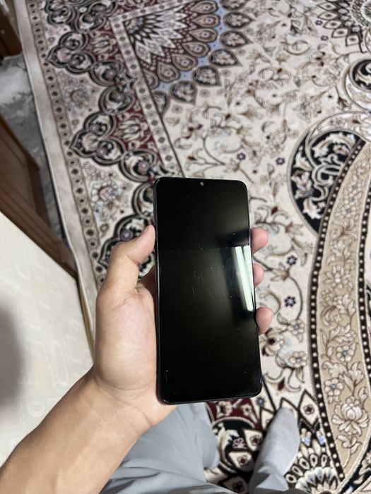 Telefon A 12 sotiladi