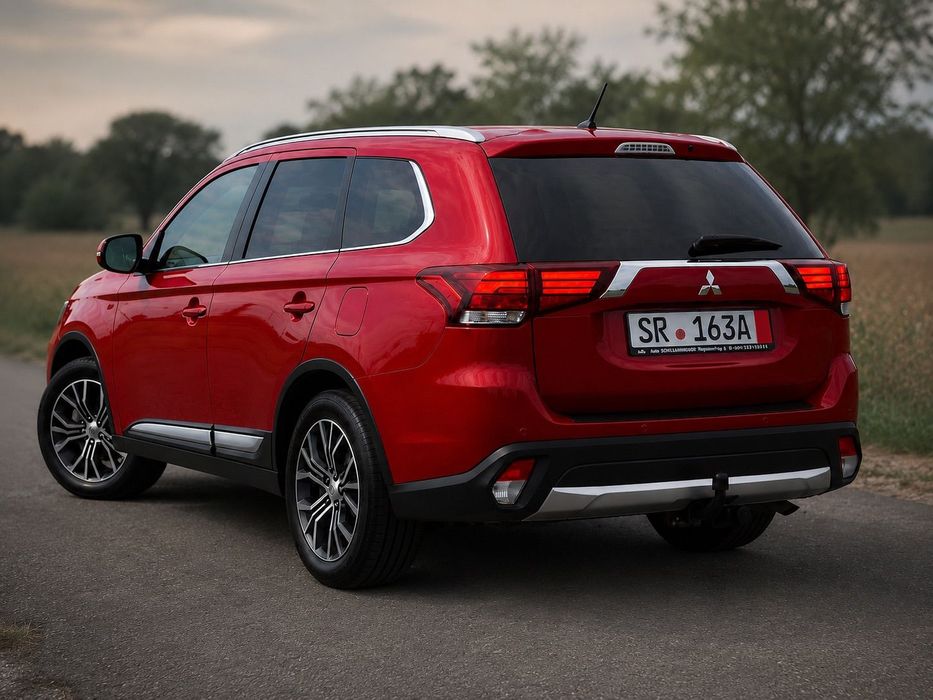 Mitsubishi Outlander 7 Locuri~Full Extra~4x4~Automat~Trapa~Piele~Bi Xenon~Navi~Camera~Hayon