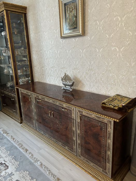 Продается сервант в отличном состоянии!