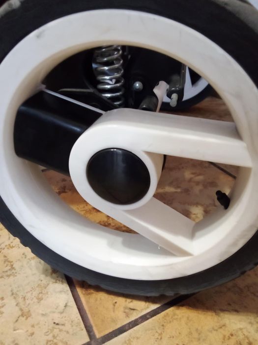 Продавам бебешка количка