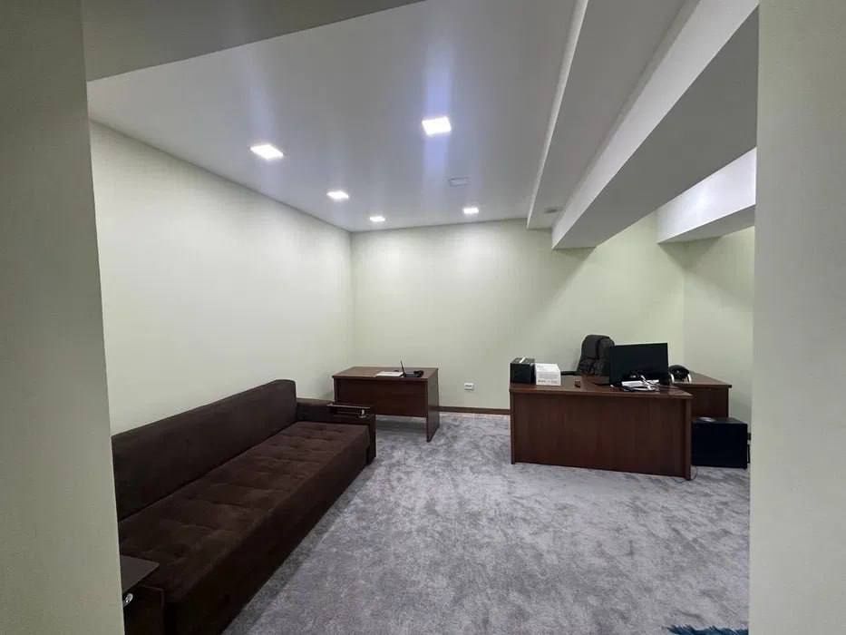 Под офис круг Абай 2комнаты