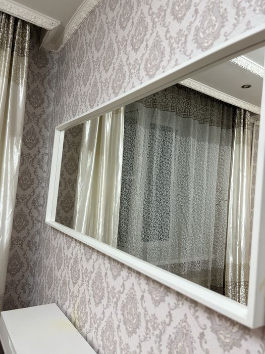 Туалетный стол с зеркалом и полкой