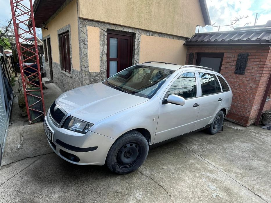 Vând skoda fabia 1.9