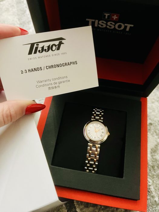 Дамски часовник Tissot Bellissima T1260 двуцветна стоманена верижка