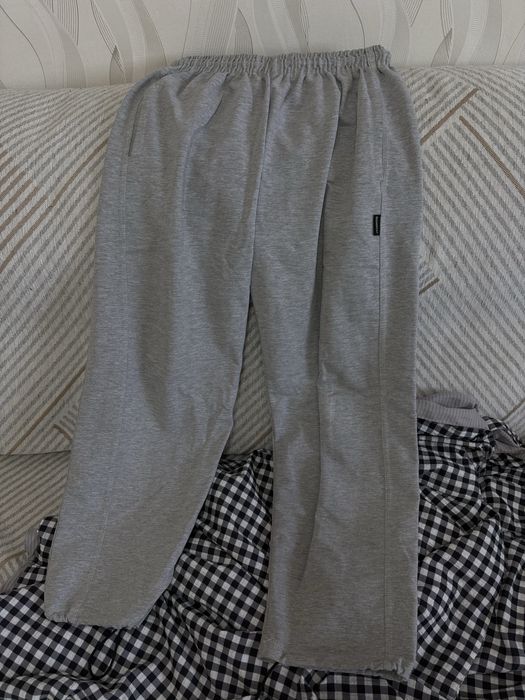 серые трико/штаны в идеале
