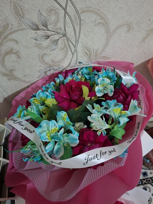 Цветы, гүлдер бар